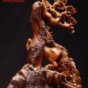 Song mã đứng tùng gỗ hương ta.