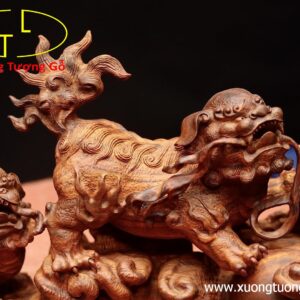 Tam nghê vờn ngọc.