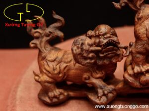 Tam nghê vờn ngọc.