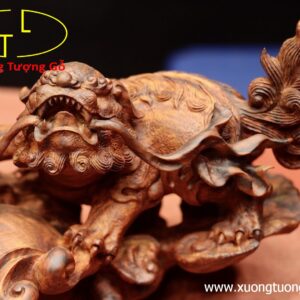 Tam nghê vờn ngọc.