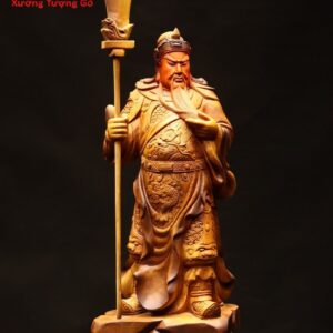 Quan Công chống đao gỗ bách xanh.