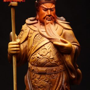 Quan Công chống đao gỗ bách xanh.