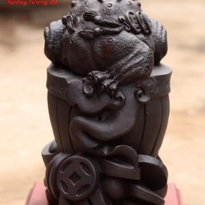 Thiềm thừ đứng trống gỗ trắc đen.