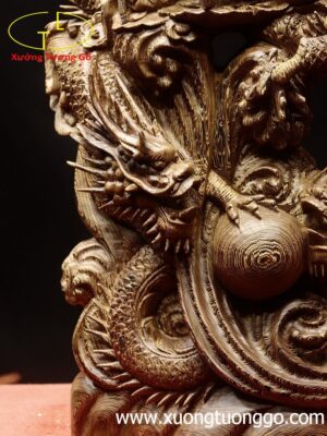 Quan công ngự Tam long gỗ mun đuôi công.