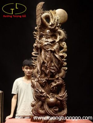 Quan công ngự Tam long gỗ mun đuôi công.