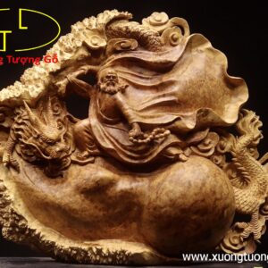 Đạt Ma hàm long gỗ nu hương.