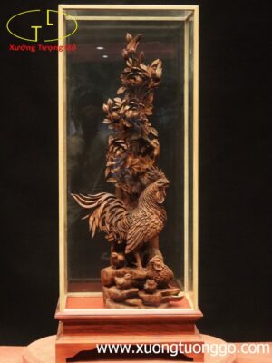 Gia đình gà gỗ sưa