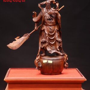 Quan Công đứng trống gỗ sưa.