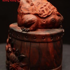 Thiềm thừ đứng trống gỗ trắc đỏ đen.