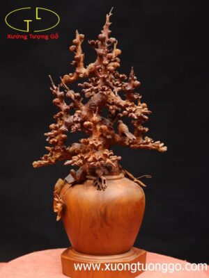 Bình hoa gỗ hương.