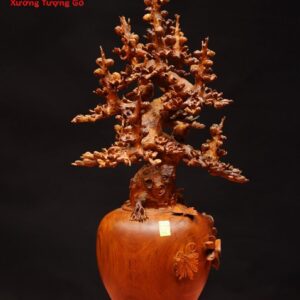 Bình mai gỗ hương.