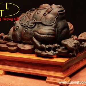 Thiềm thừ gỗ trắc đen
