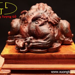 Thiềm thừ gỗ trắc đỏ.