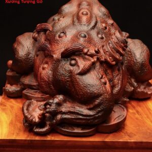 Thiềm thừ gỗ trắc đỏ.