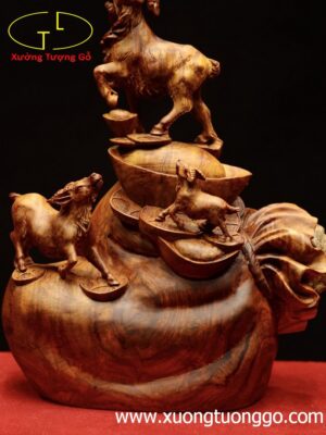 Tam dệ đứng bao tiền gỗ sưa.