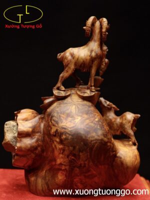 Tam dệ đứng bao tiền gỗ sưa.