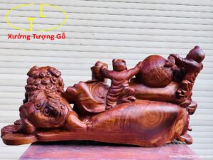 Di Lặc nhị tiểu ngồi nghê gỗ cẩm.