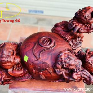 Ngũ cóc trấn chum gỗ trắc đỏ đen.