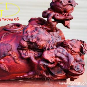 Ngũ cóc trấn chum gỗ trắc đỏ đen.