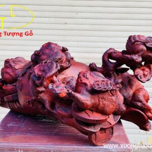 Ngũ cóc trấn chum gỗ trắc đỏ đen.