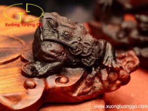 Khay trà thiềm thừ gỗ trắc
