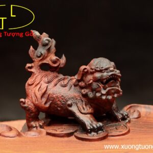 Khay trà hỏa kỳ lân gỗ trắc.