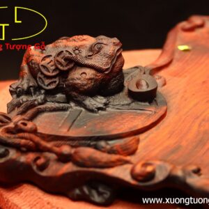 Khay trà thiềm thừ gỗ trắc.