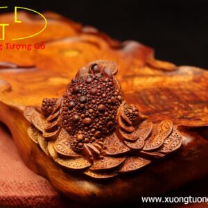 Khay trà thiềm thừ gỗ hương.