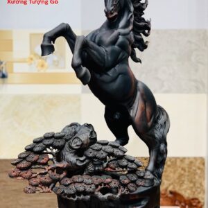 Độc mã( tượng ngựa) gỗ trắc đen.
