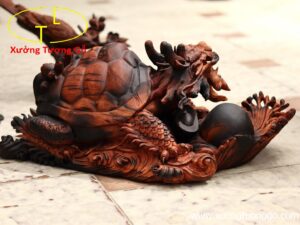 Long Quy( Rùa đầu rồng) gỗ trắc đỏ.