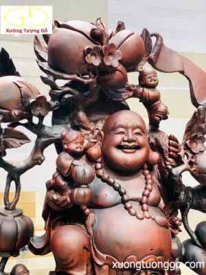 Di Lặc ngũ tiểu vác đào đứng nghê trắc đỏ đen.
