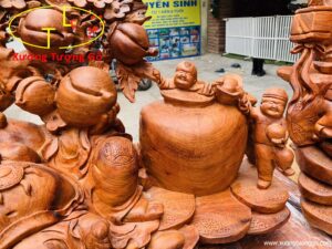 Di Lặc ngũ tiểu vác đào ngồi tiền hương ta.