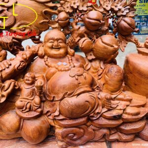 Di Lặc ngũ tiểu vác đào ngồi tiền hương ta.