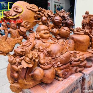Di Lặc ngũ tiểu vác đào ngồi tiền hương ta.