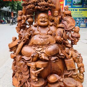 Di Lặc cửu tiểu ngồi tùng gỗ hương ta.