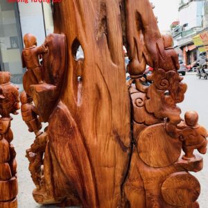 Di Lặc cửu tiểu ngồi tùng gỗ hương ta.