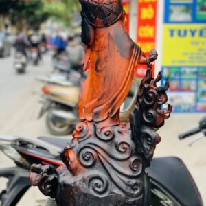 Đạt ma hàm long gỗ trắc đỏ đen.