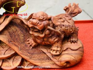 Tam nghê gậy như ý gỗ sưa.