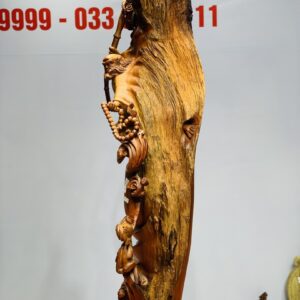 Đạt Ma múa võ gỗ hương ta