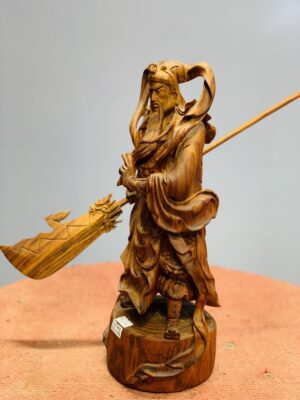 Quan Công cầm đao gỗ sưa