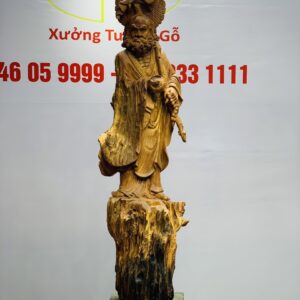 Đạt ma đứng gỗ hương.