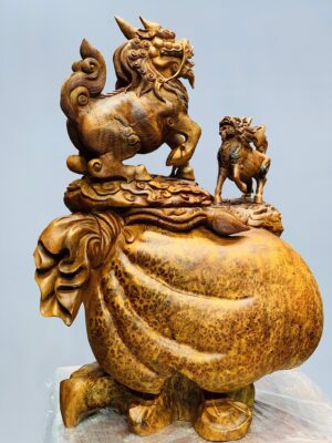 Hỏa kỳ lân mẫu tử gỗ nu hương