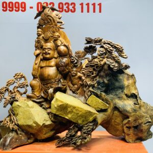 Di Lặc tam tiểu đứng tùng ôm đá
