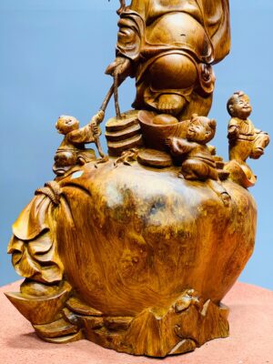 Di Lặc tam tiểu đứng bao tiền nu hương