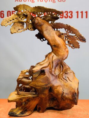 Bát Ma đứng tùng gỗ hương
