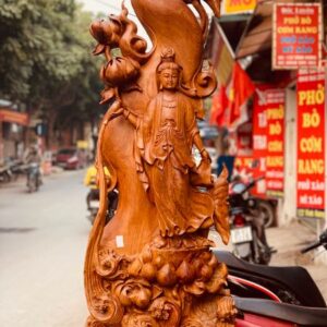 Quan Âm ban phước gỗ hương ta.
