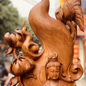Quan Âm ban phước gỗ hương ta.