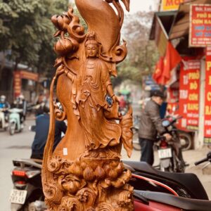 Quan Âm ban phước gỗ hương ta.