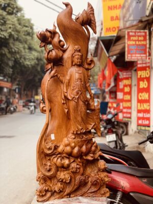 Quan Âm ban phước gỗ hương ta.