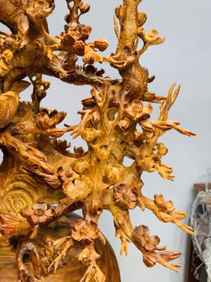 Bình mai gỗ hương ta.